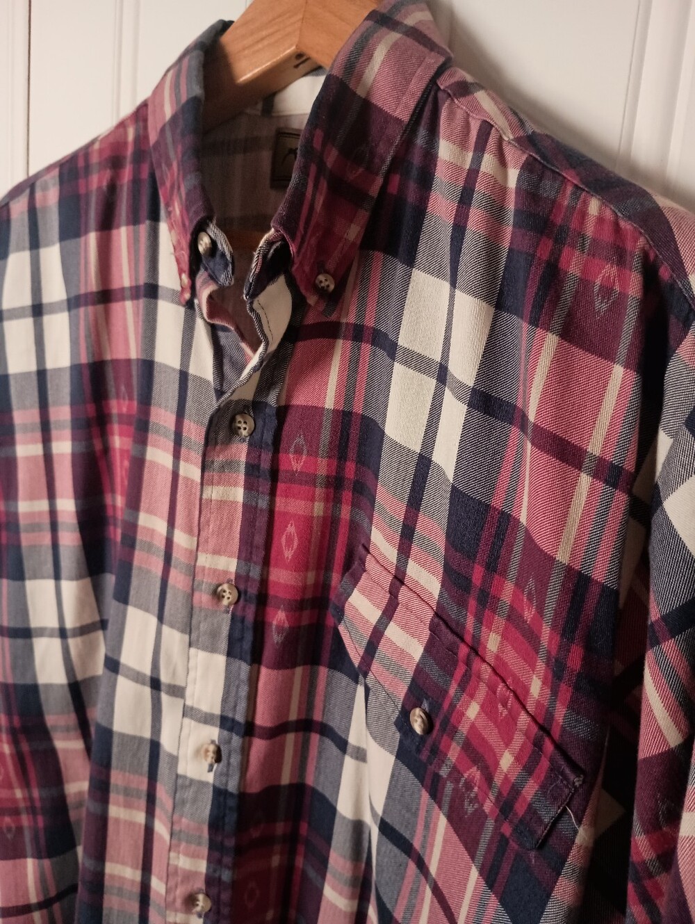 Roper- Button-Down Plaid Shirt in Burgundy and Navy- Size L